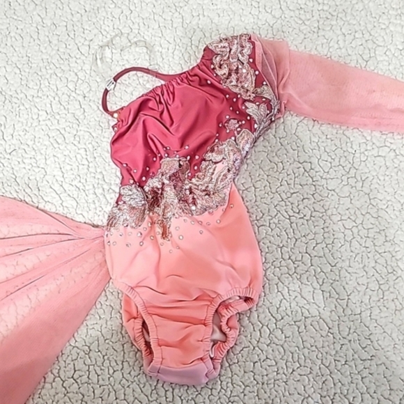 Lovely Pink Dance Costume - Picture 2 of 12
